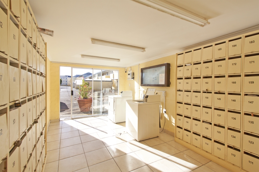 2 Bedroom Property for Sale in Sunnydale Western Cape